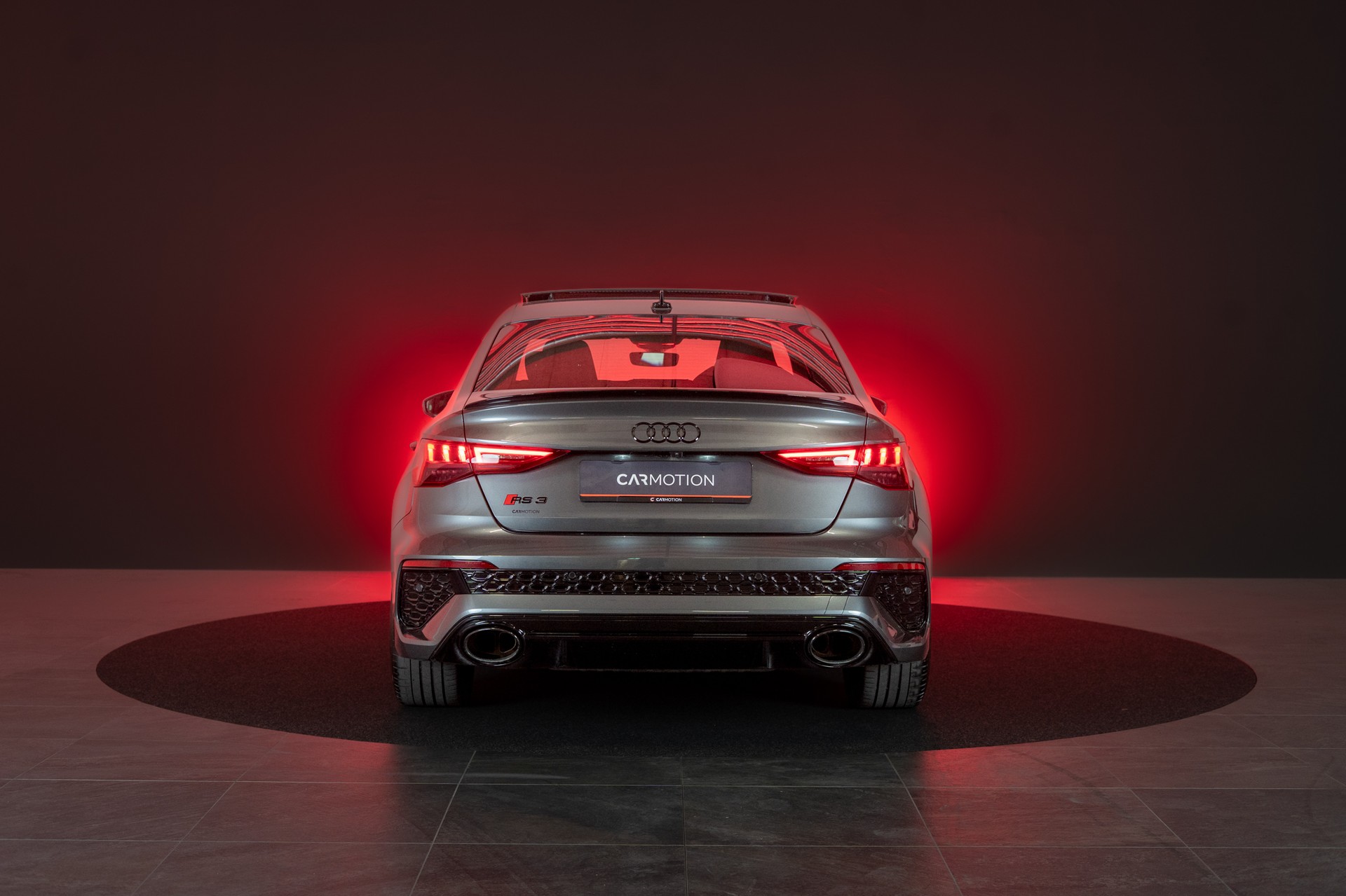 AUDI RS3 Limousine 2.5 TFSI quattro S-Tronic / Panorama-Glasdach / Performance-Abgasanlage / Massage-Sitz-image-5