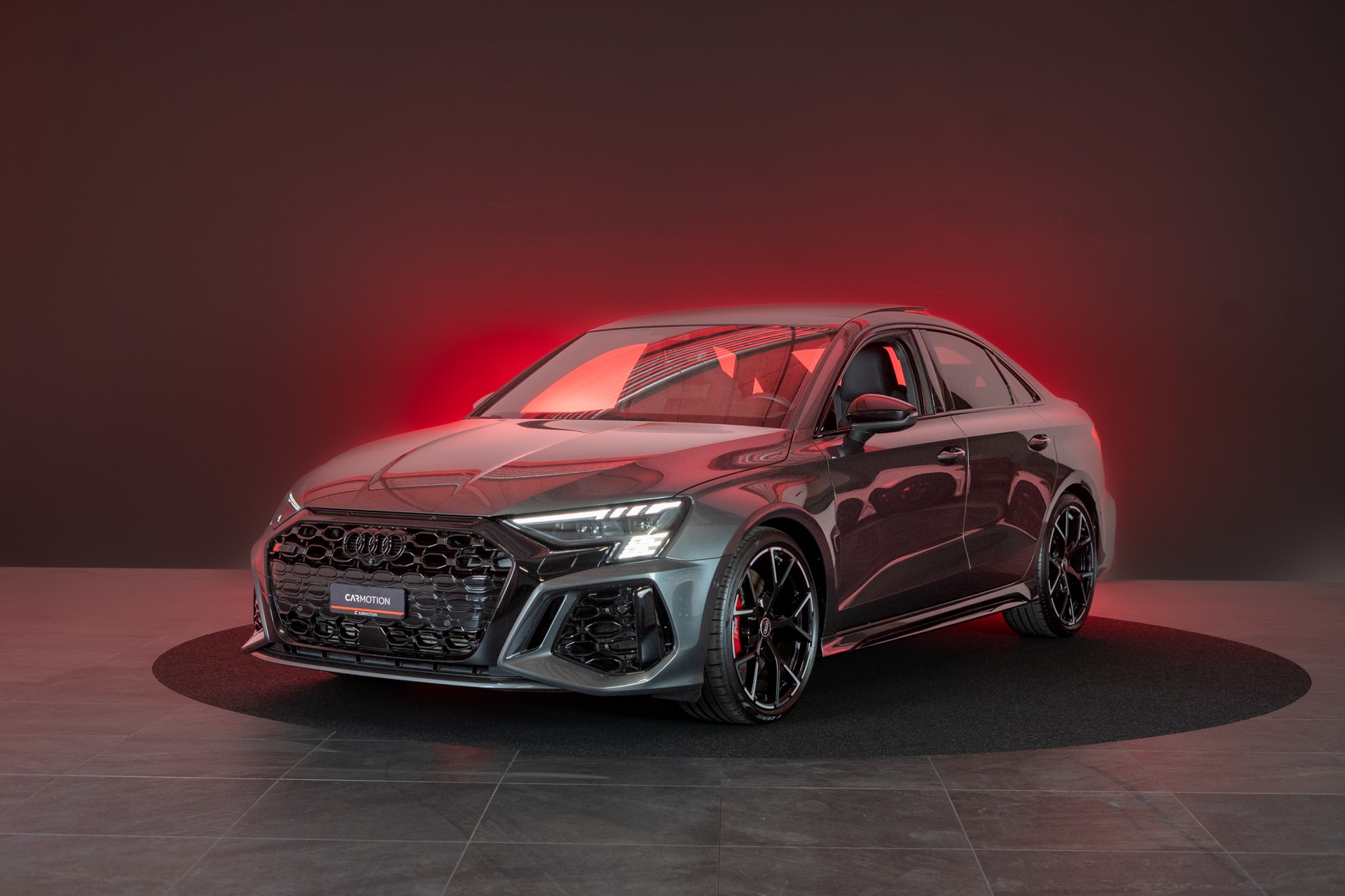 AUDI RS3 Limousine 2.5 TFSI quattro S-Tronic / Panorama-Glasdach / Performance-Abgasanlage / Massage-Sitz-image-0