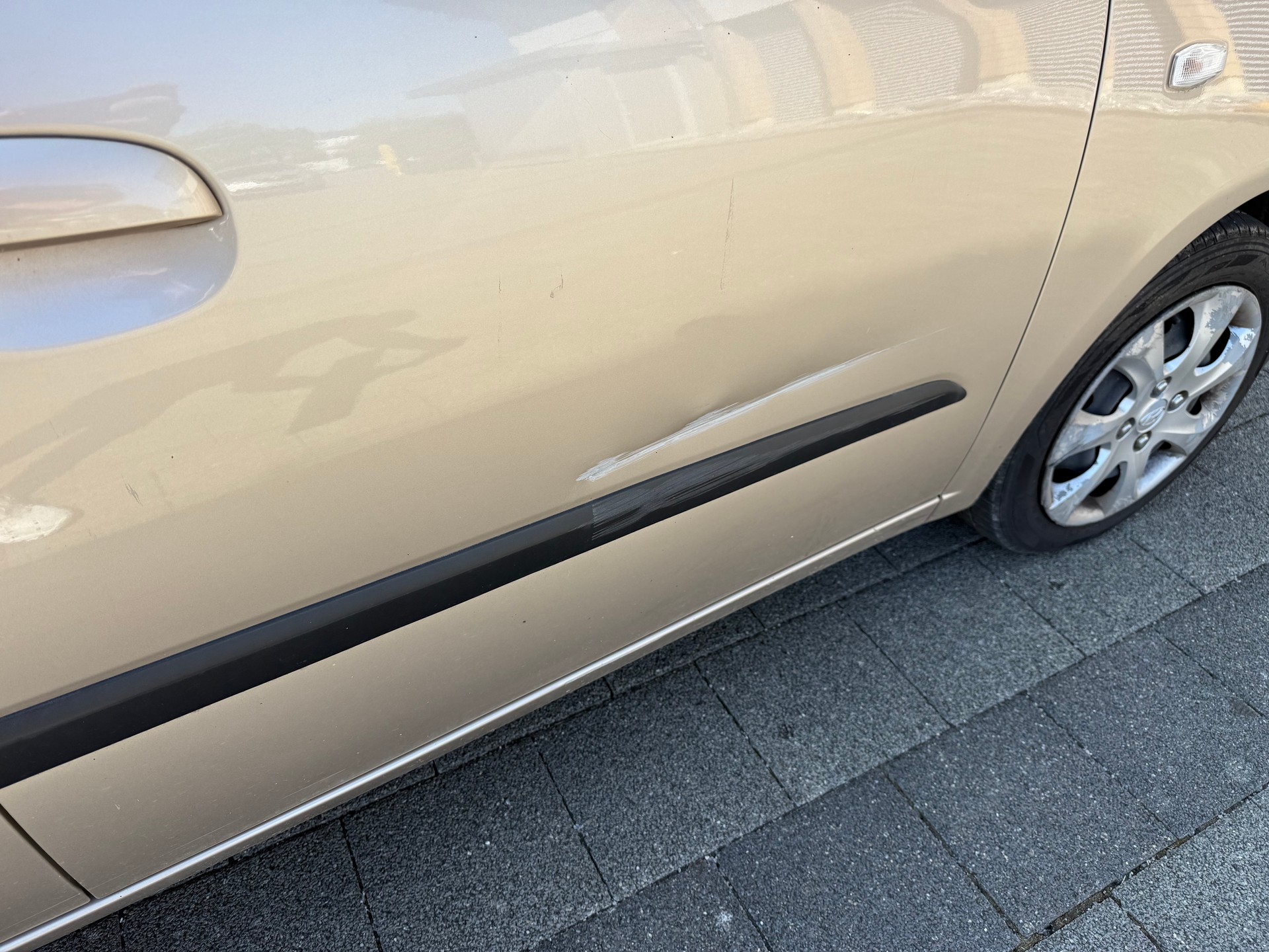 HYUNDAI i10 1.1 Comfort-image-6