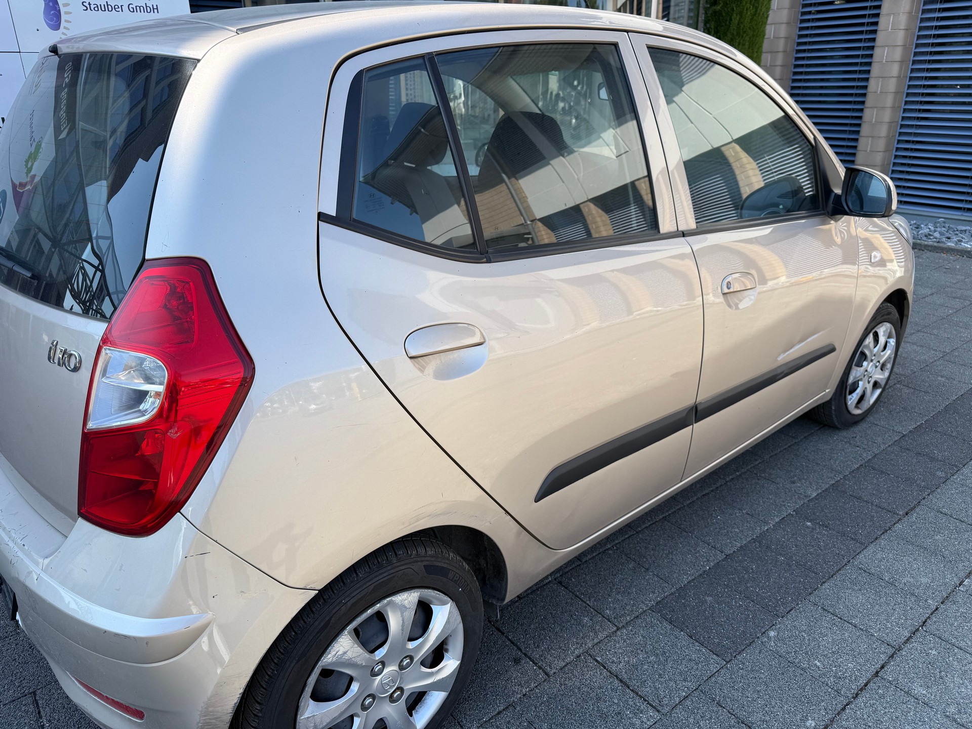 HYUNDAI i10 1.1 Comfort-image-5