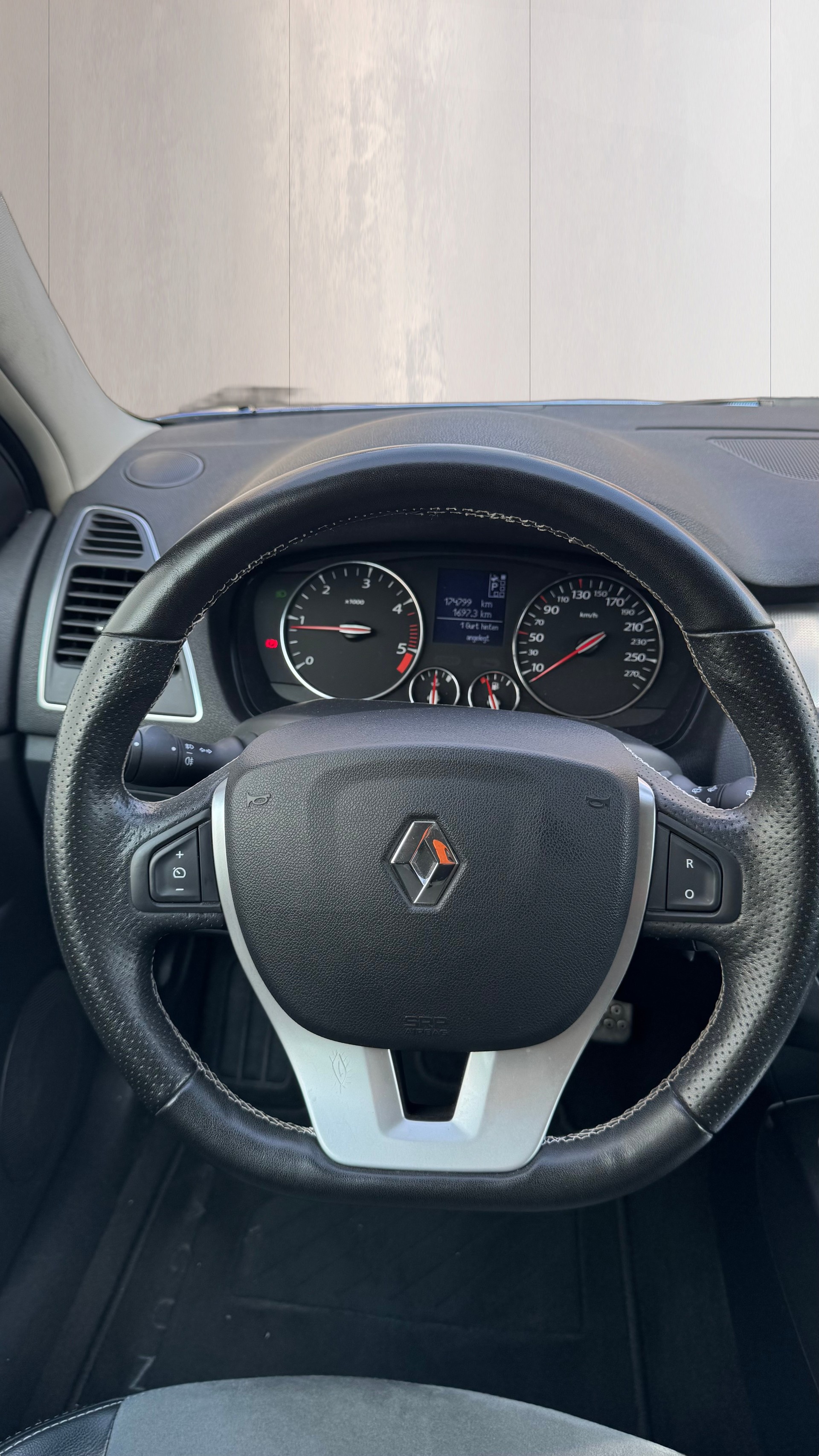 RENAULT LAGUNA-image-18