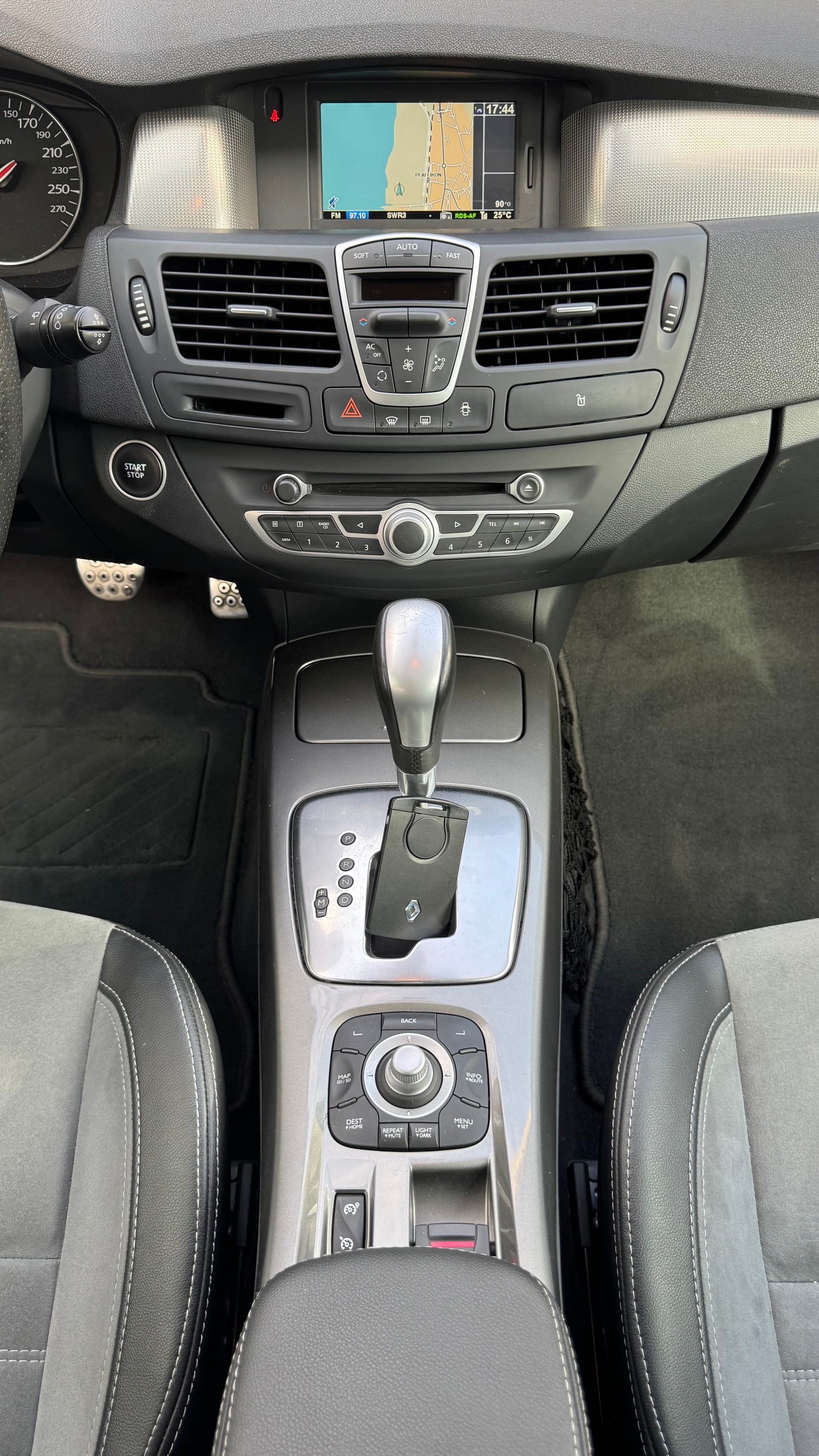 RENAULT LAGUNA-image-17