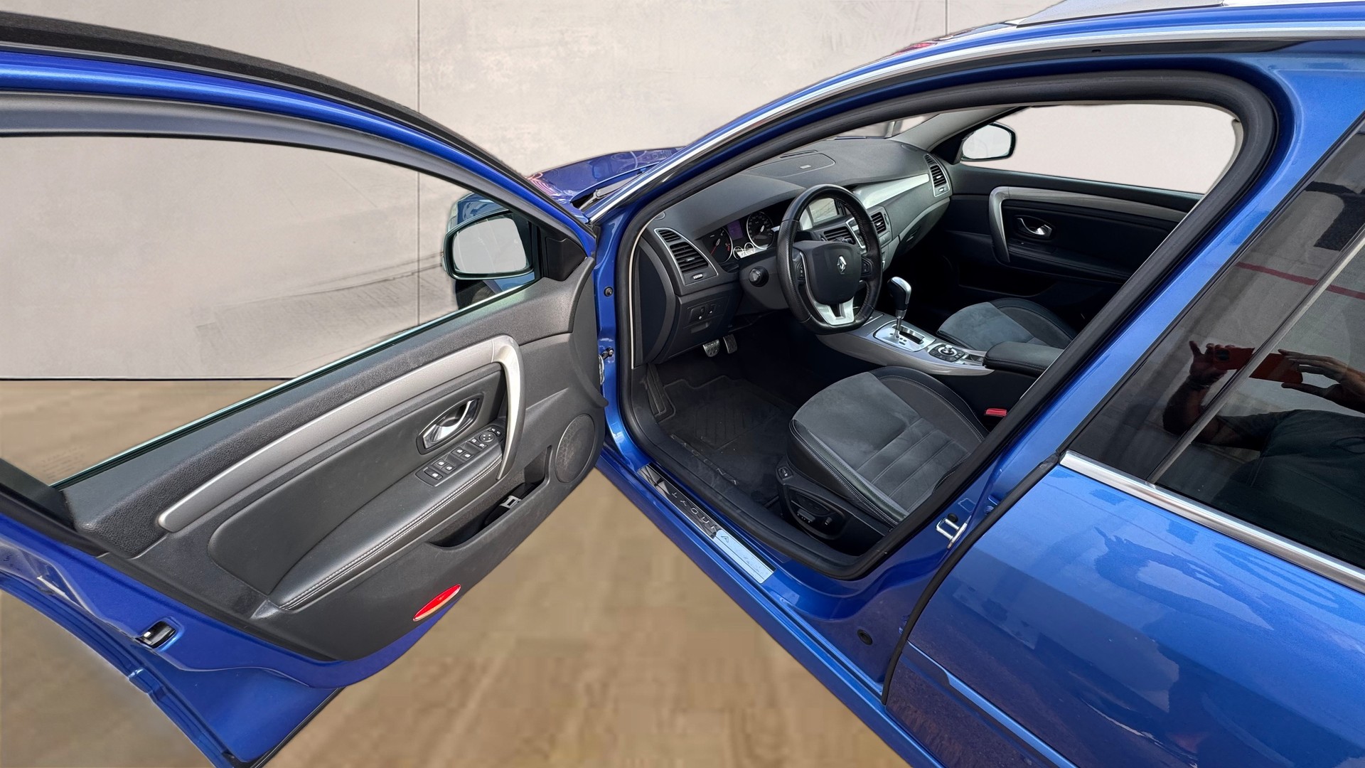RENAULT LAGUNA-image-11