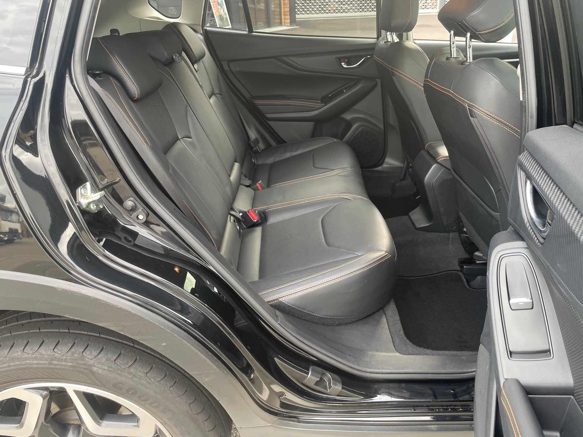 SUBARU XV 2.0 Luxury AWD Lineartronic-image-9
