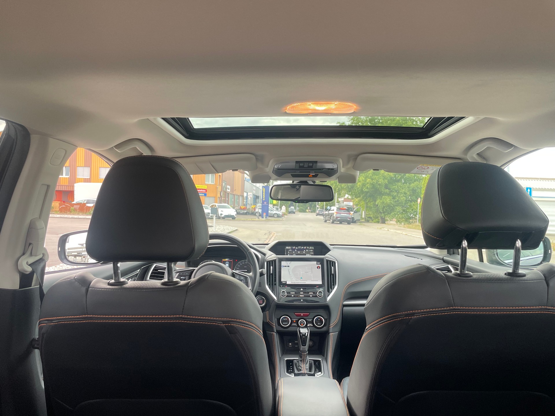 SUBARU XV 2.0 Luxury AWD Lineartronic-image-11