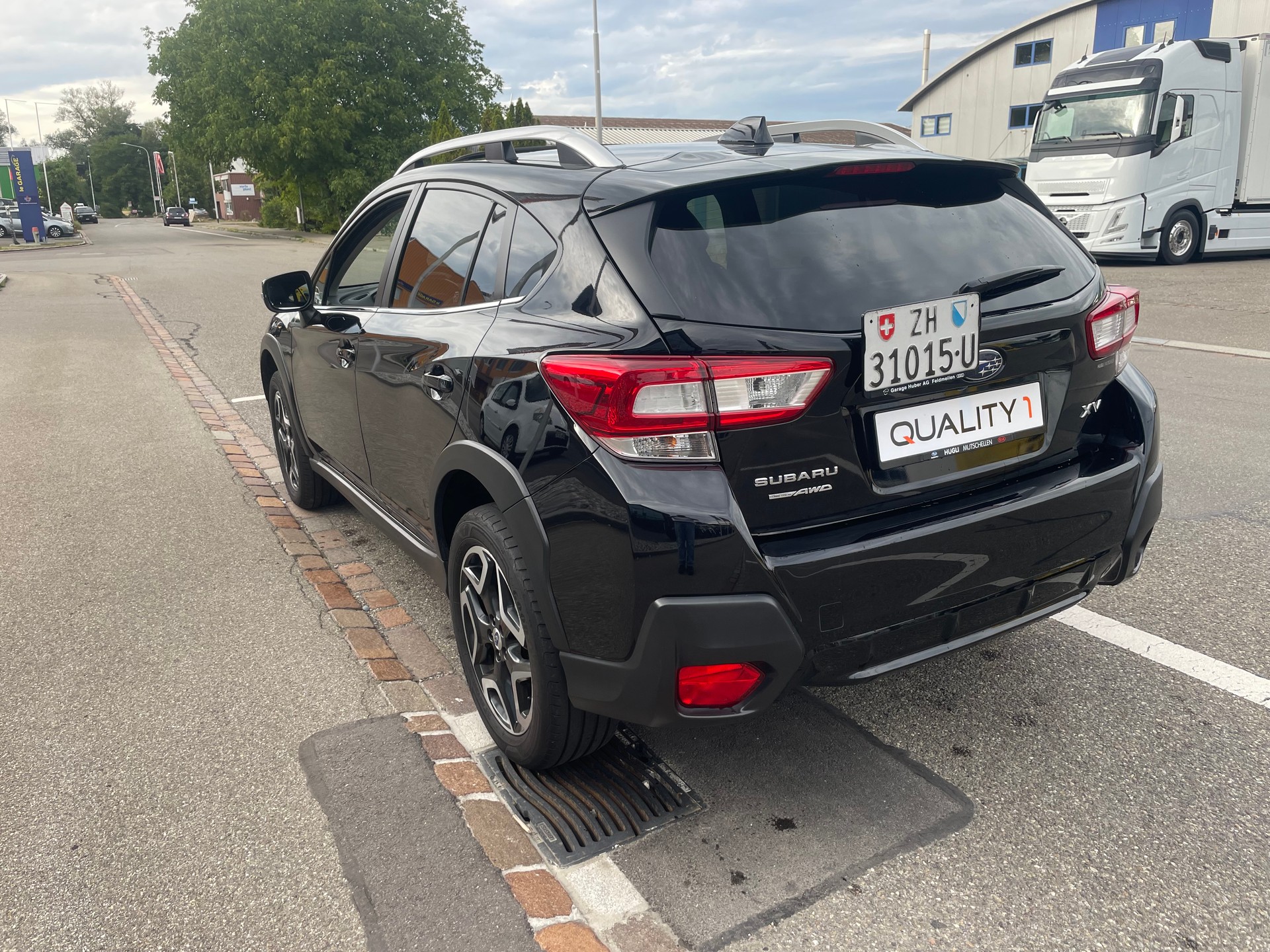 SUBARU XV 2.0 Luxury AWD Lineartronic-image-3