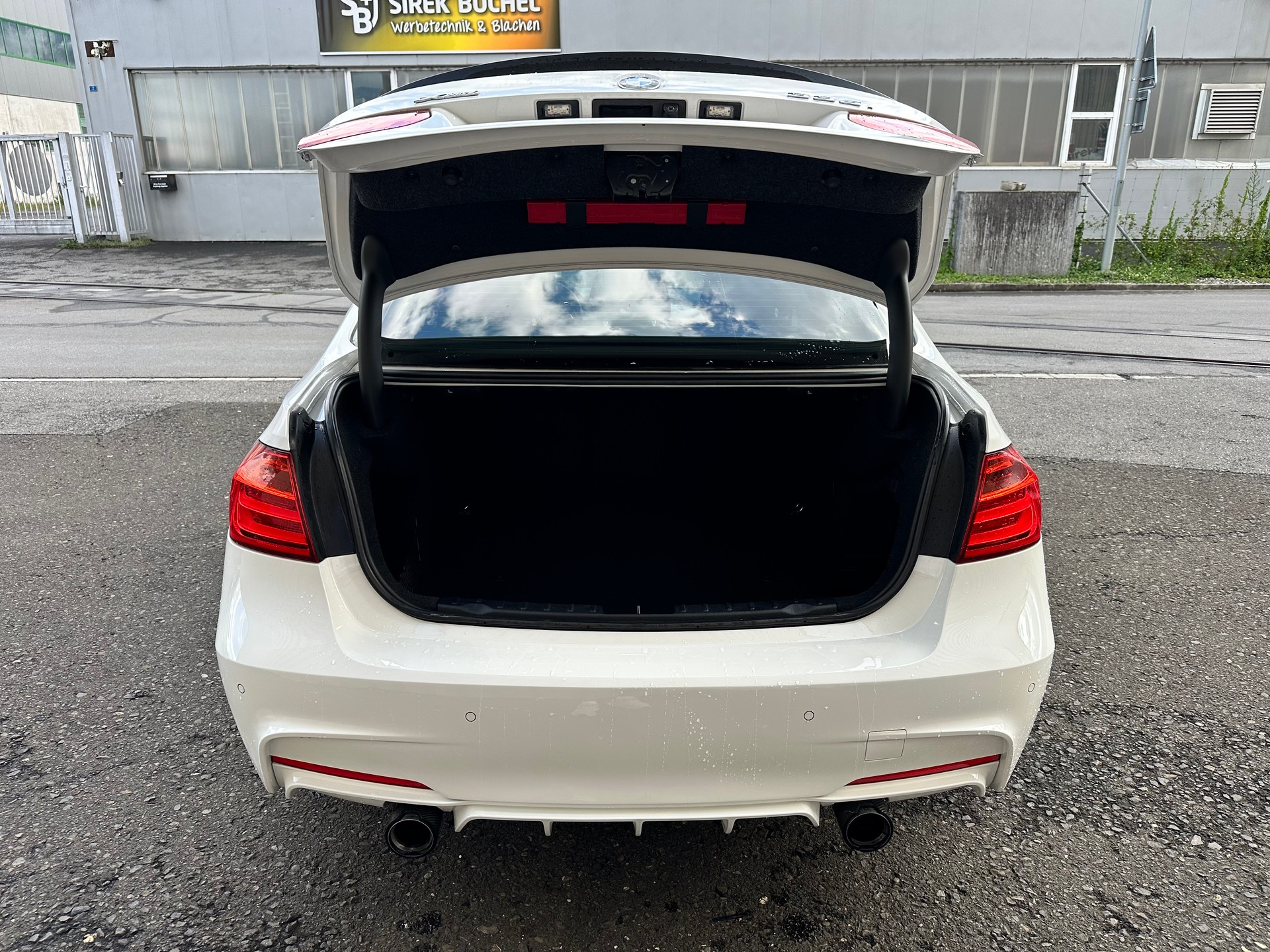 BMW 335i xDrive M-Line Sportpaket Steptronic-image-6
