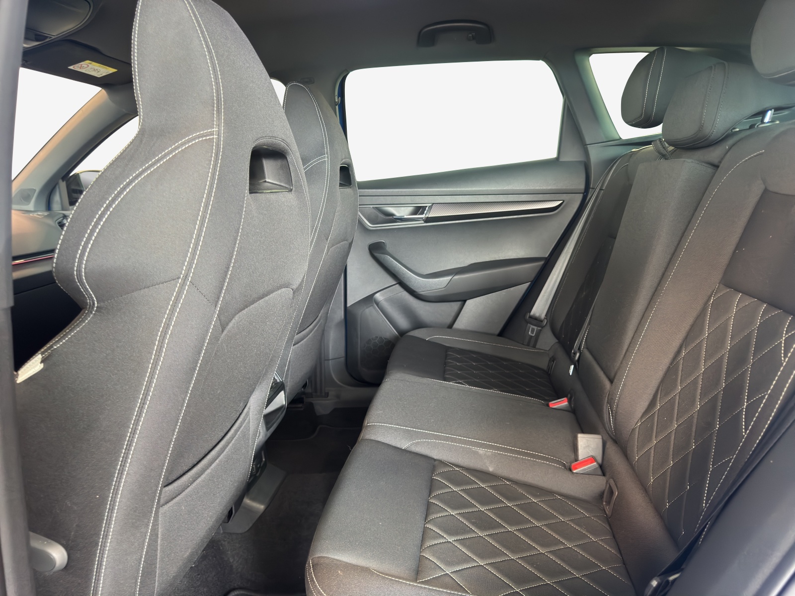 SKODA Karoq 2.0 TSI SportLine 4x4 DSG-image-11