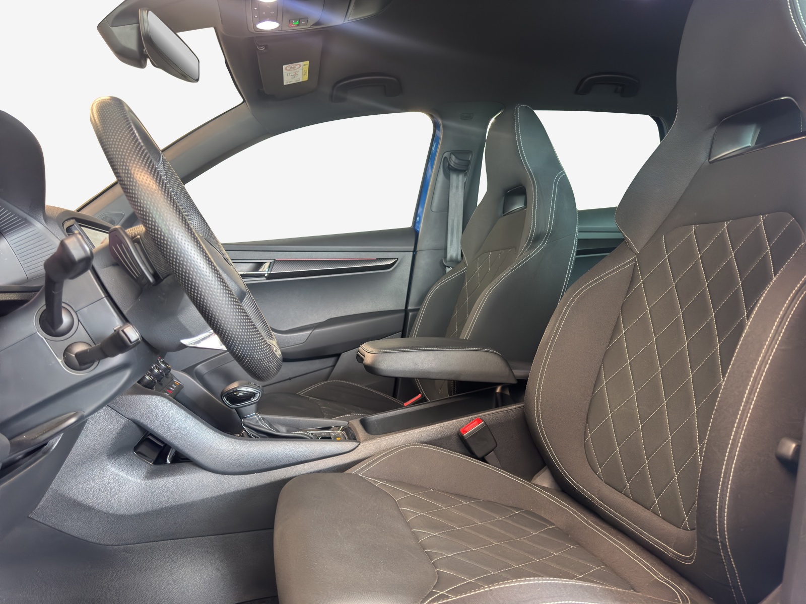 SKODA Karoq 2.0 TSI SportLine 4x4 DSG-image-7