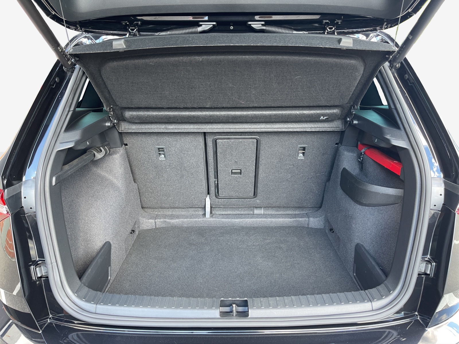 SKODA Karoq 1.5 TSI SportLine DSG-image-12