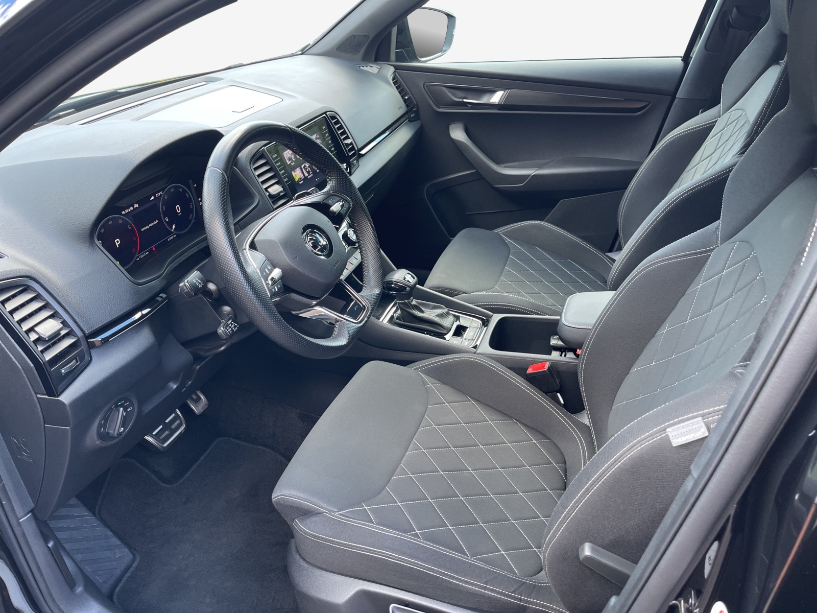 SKODA Karoq 1.5 TSI SportLine DSG-image-7