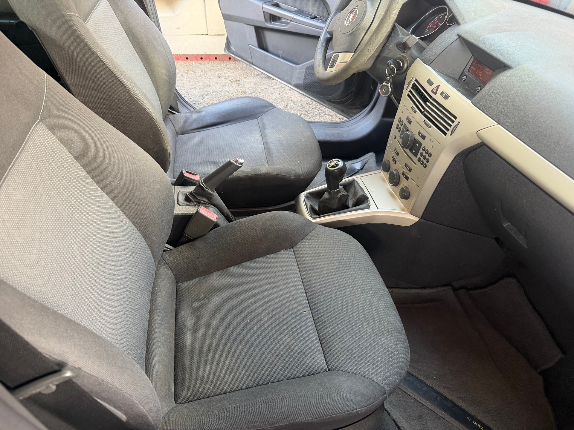 OPEL Astra Caravan 1.6i 16V Enjoy-image-8