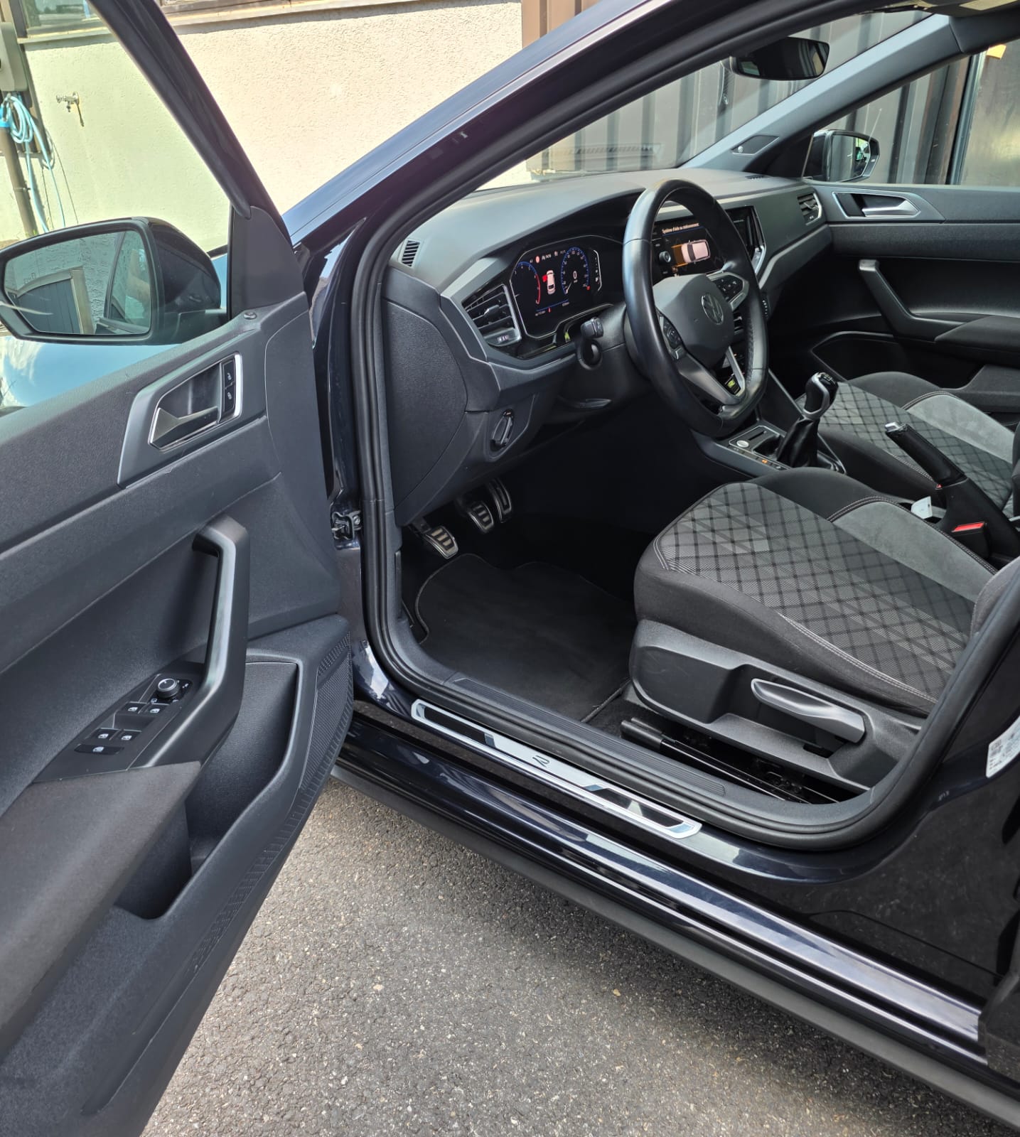 VW Polo 1.0 TSI R-Line-image-3