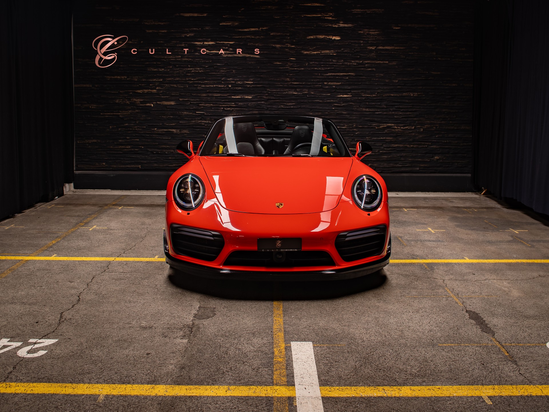 PORSCHE 911 Turbo S Cabrio PDK-image-3