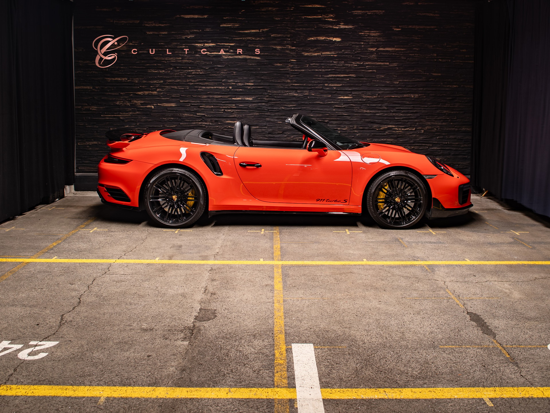 PORSCHE 911 Turbo S Cabrio PDK-image-0