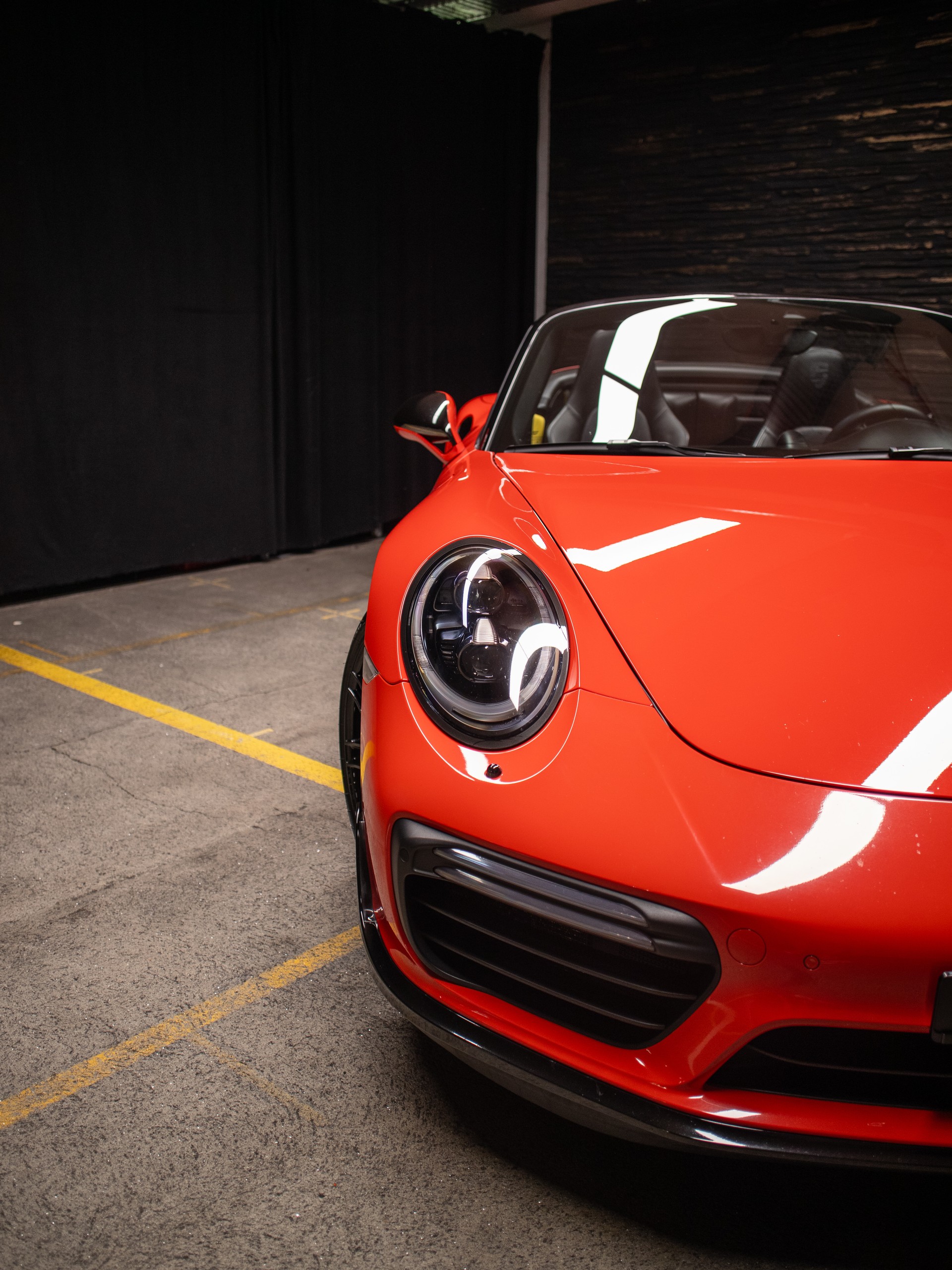 PORSCHE 911 Turbo S Cabrio PDK-image-12