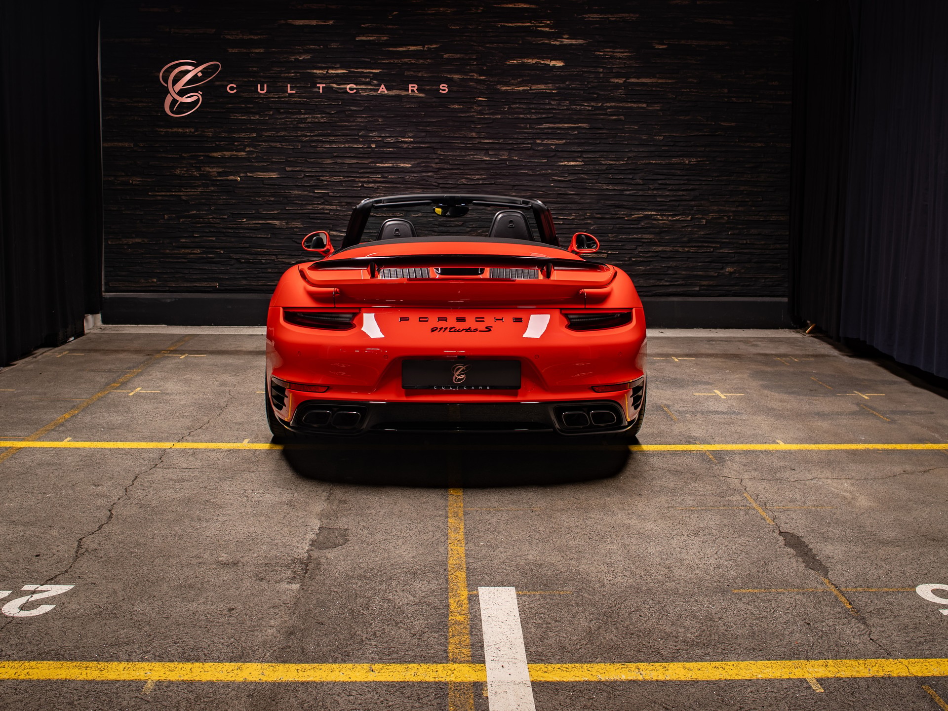 PORSCHE 911 Turbo S Cabrio PDK-image-4