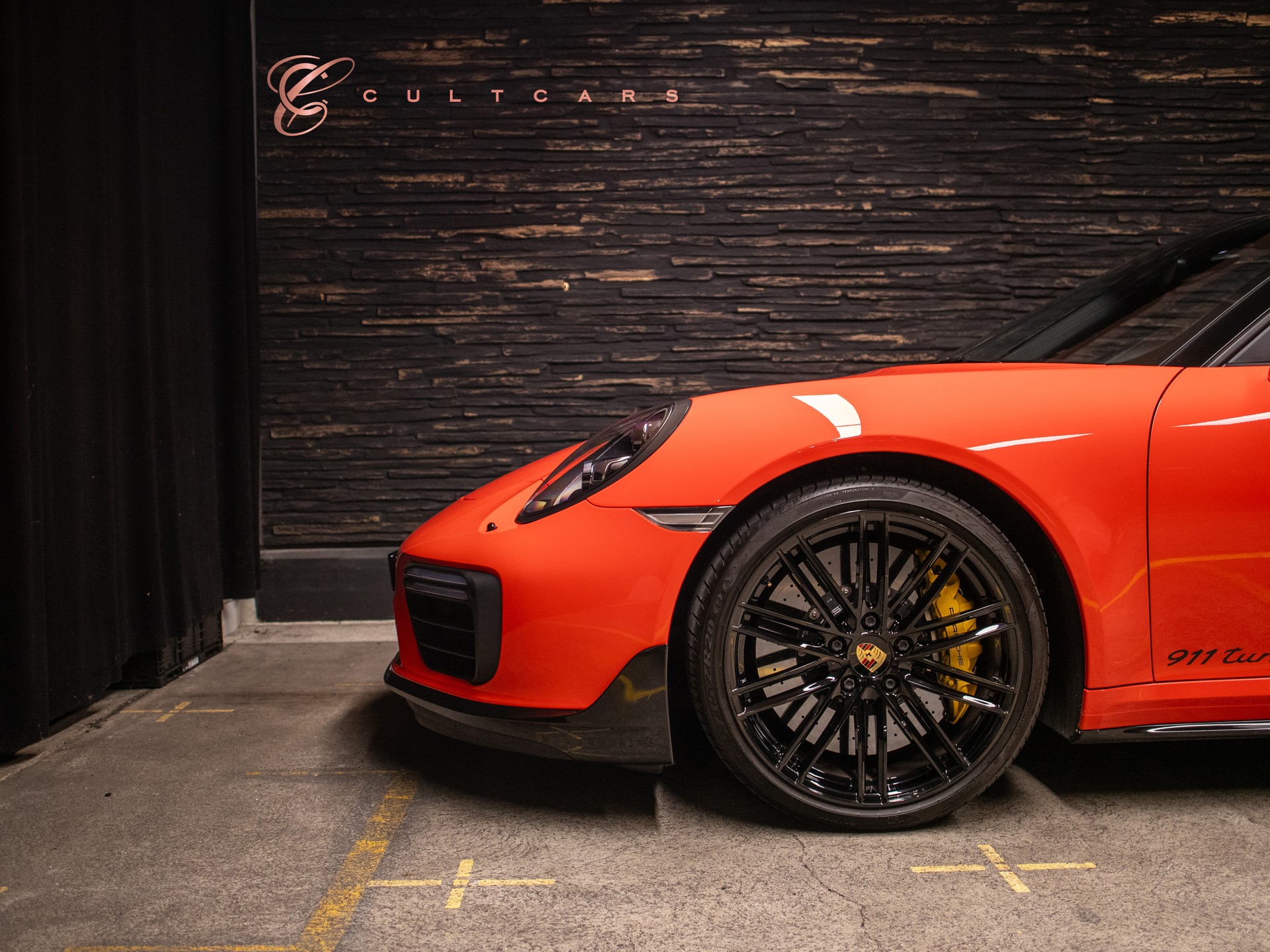 PORSCHE 911 Turbo S Cabrio PDK-image-5