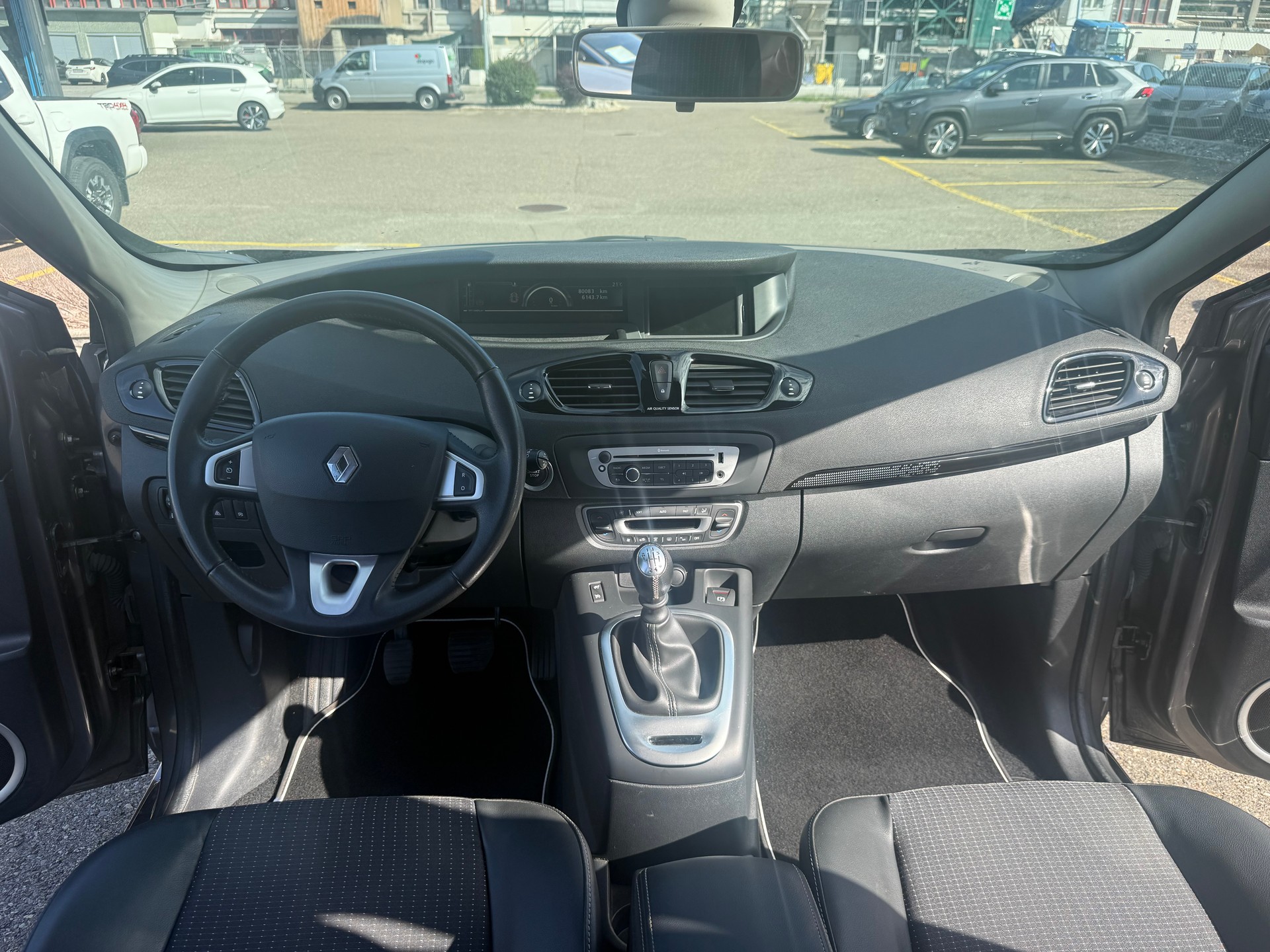 RENAULT Scénic 1.2 16V Turbo Dynamique-image-3