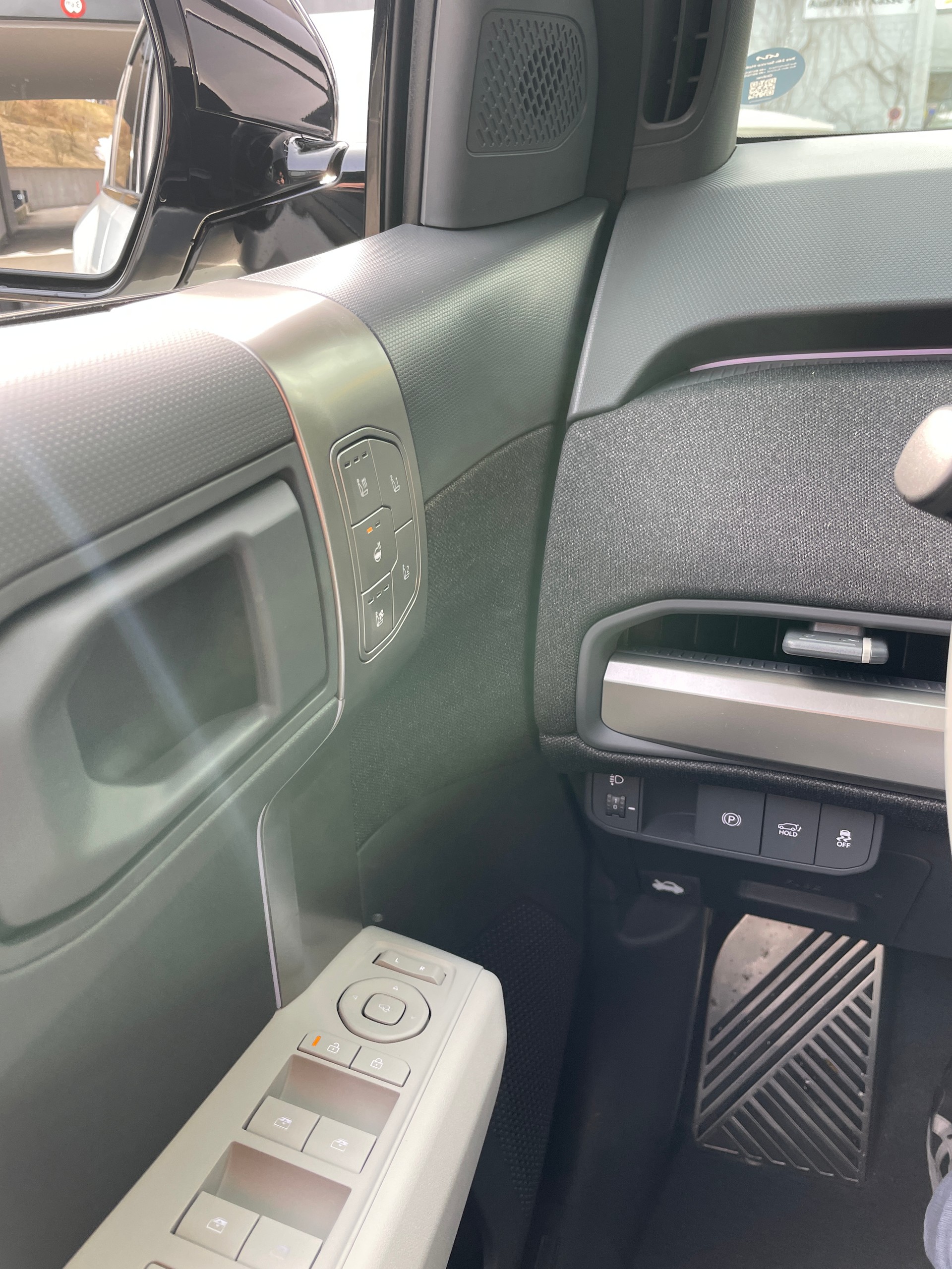 KIA EV3 81,4 kWh GT-Line mit GT-Line Pack und Panoramadach und Ivory silver mat!-image-17
