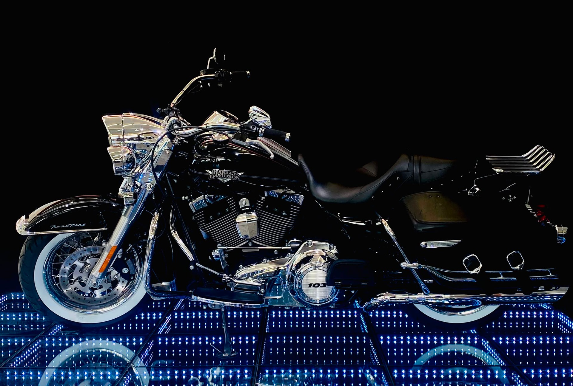 HARLEY-DAVIDSON FLHRC Road King Classic 103 ABS-showroom-element-3