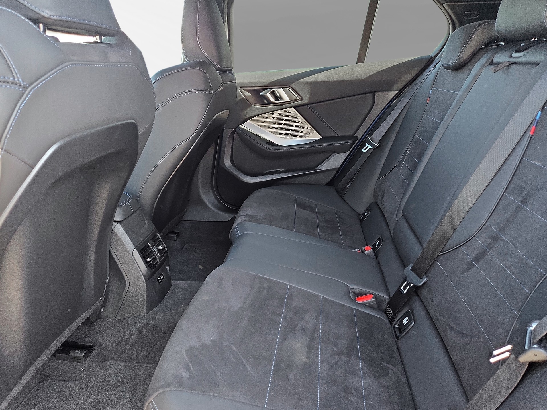 BMW 123 xDrive M Sport Steptronic-image-6