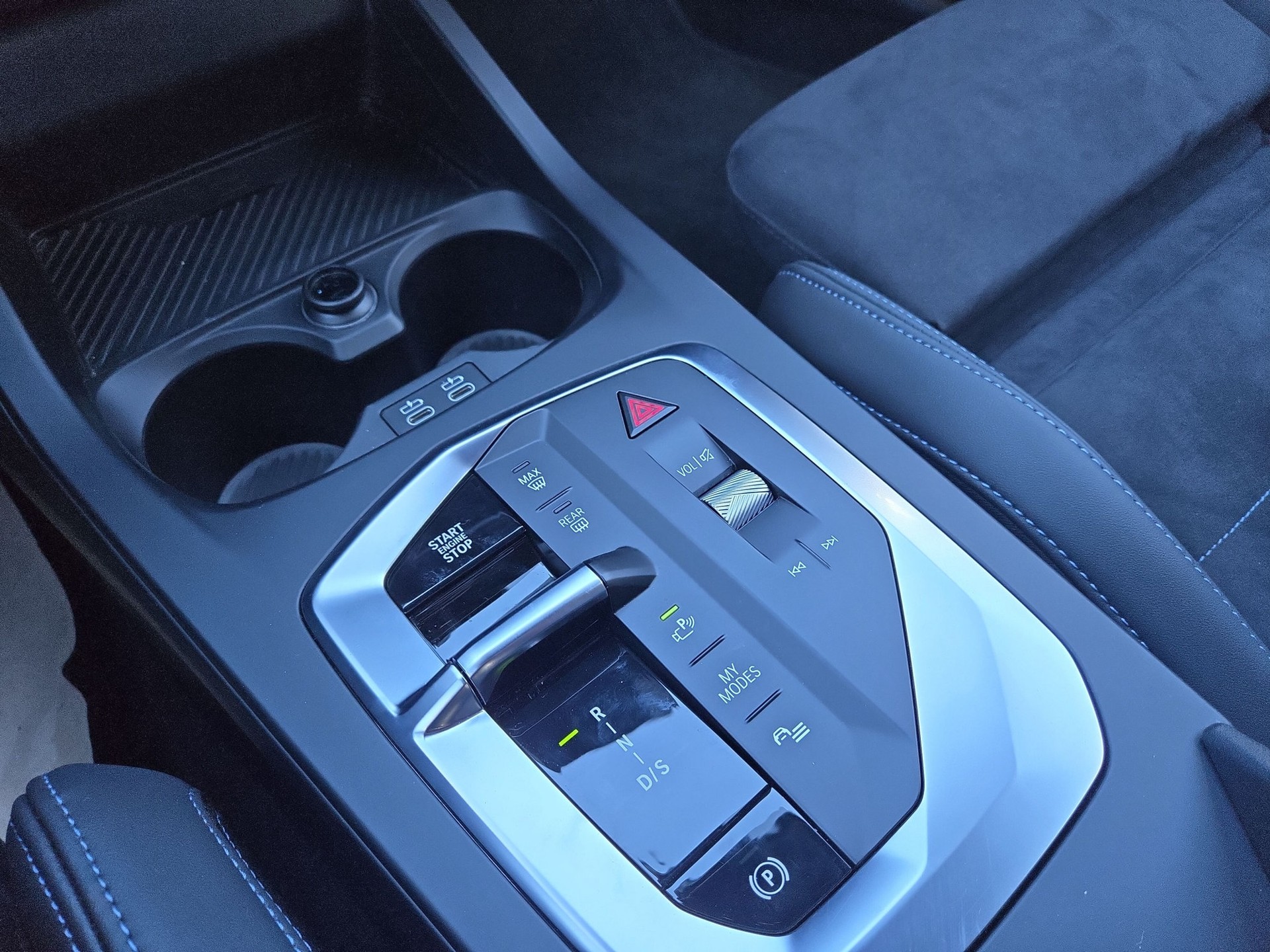 BMW 123 xDrive M Sport Steptronic-image-10