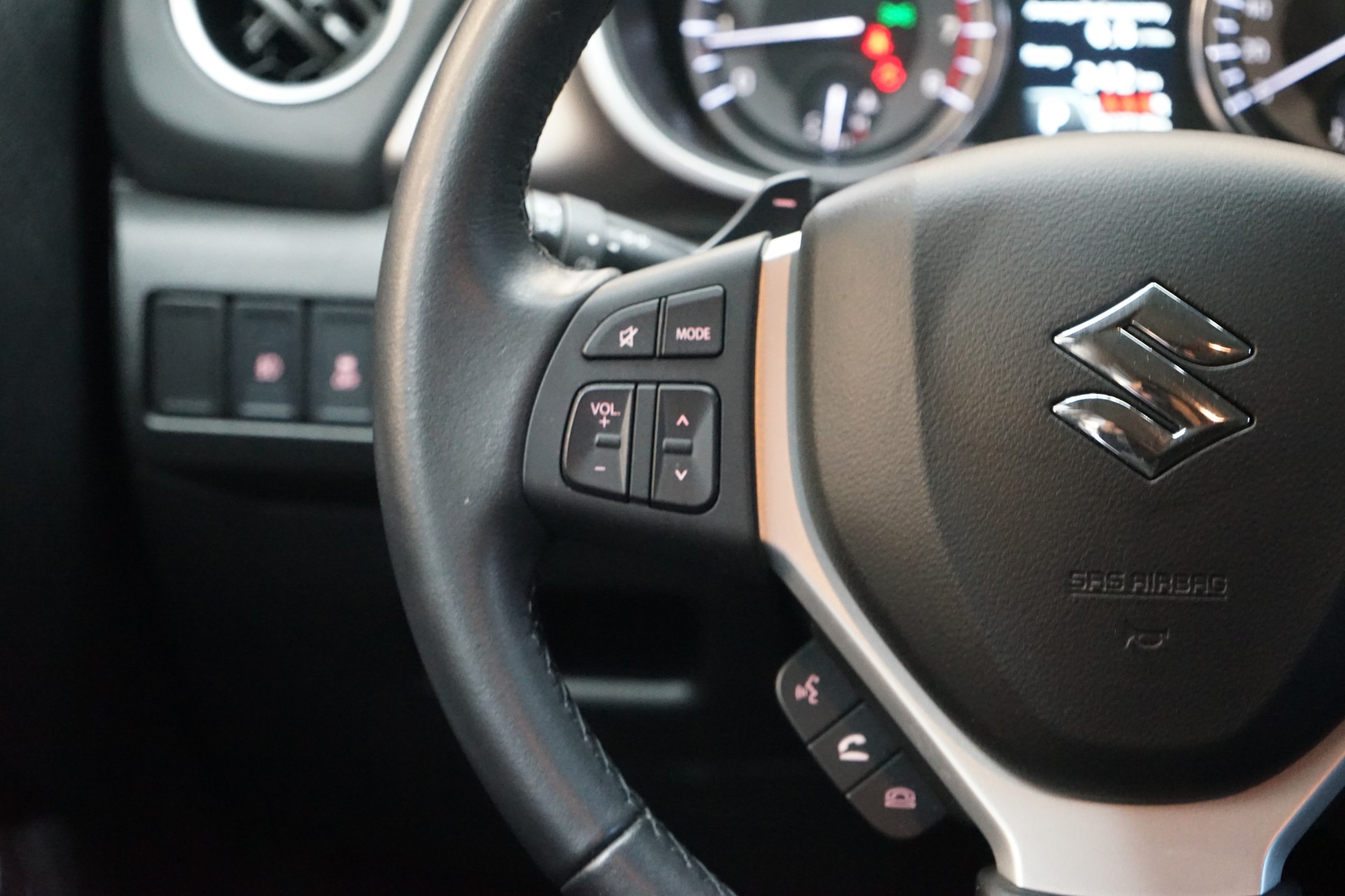 SUZUKI Vitara 1.4 Boosterjet Piz Sulai Hybrid Automatic-image-8