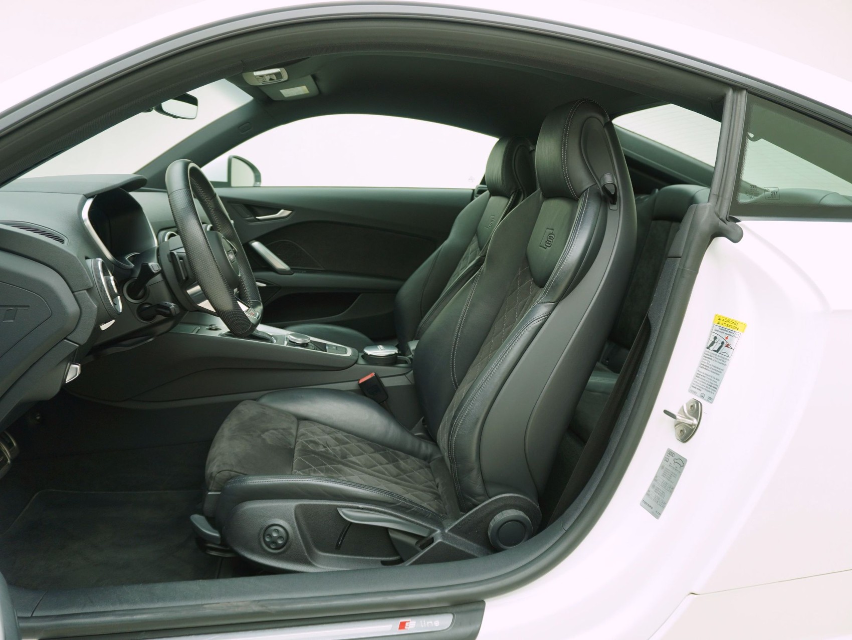 AUDI TT Coupé 2.0 TFSI S line quattro S-Tronic-image-8