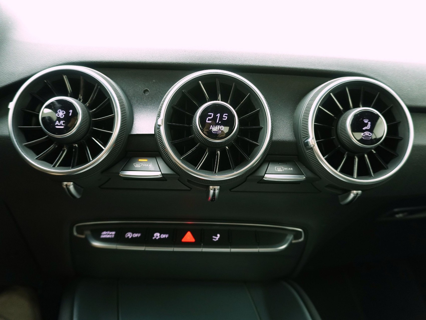 AUDI TT Coupé 2.0 TFSI S line quattro S-Tronic-image-13