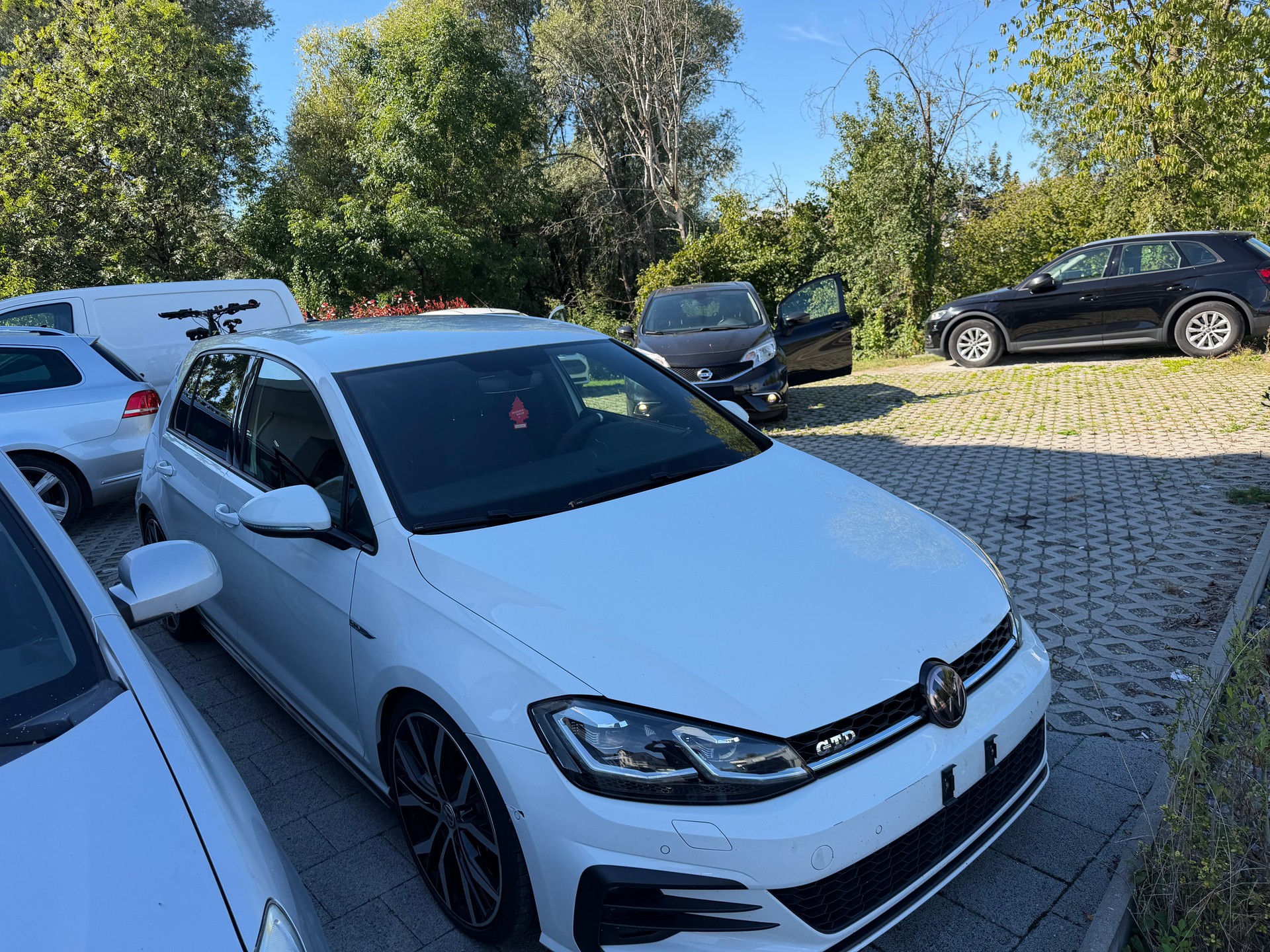 VW Golf 2.0 TDI GTD DSG-image-1