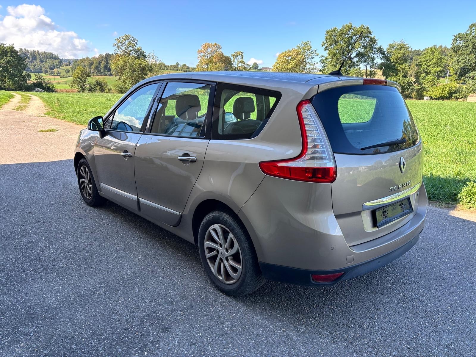 RENAULT Grand Scénic 1.5 dCi Bose Edition EDC-image-8