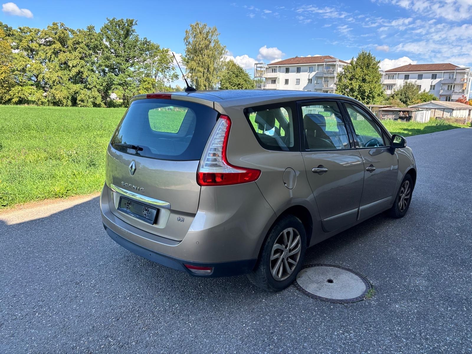 RENAULT Grand Scénic 1.5 dCi Bose Edition EDC-image-3