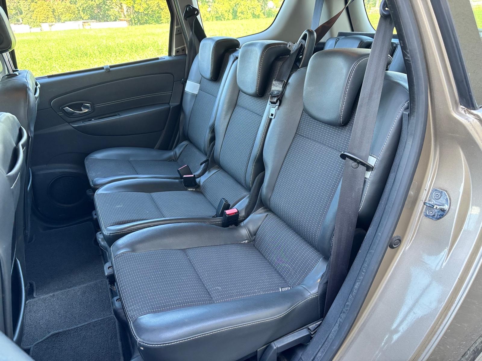 RENAULT Grand Scénic 1.5 dCi Bose Edition EDC-image-11