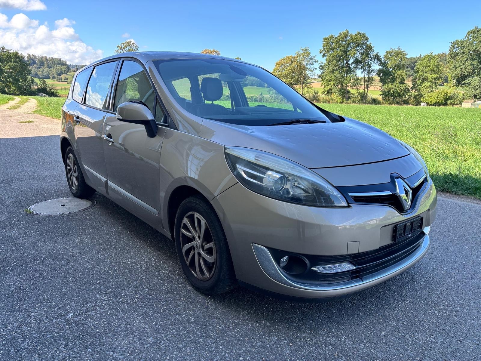 RENAULT Grand Scénic 1.5 dCi Bose Edition EDC-image-4