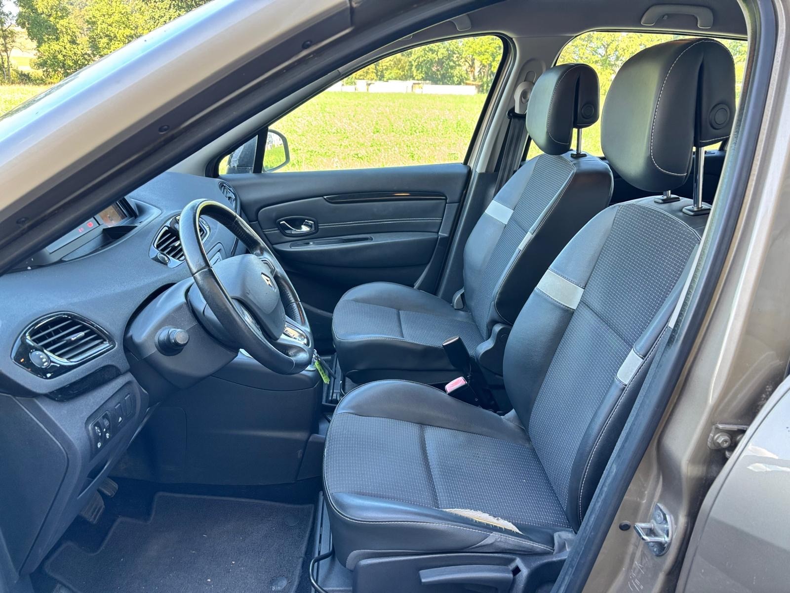 RENAULT Grand Scénic 1.5 dCi Bose Edition EDC-image-12