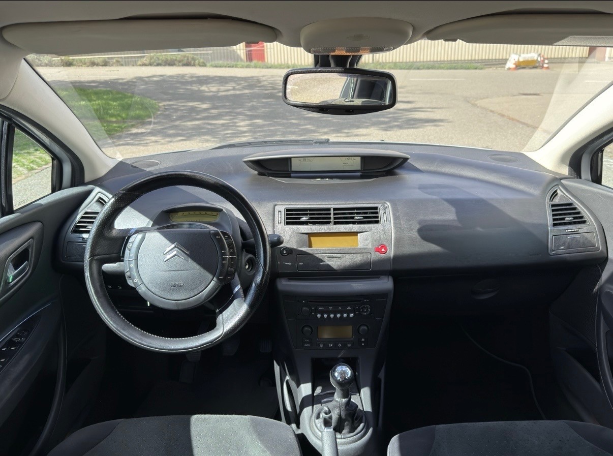 CITROEN C4-image-4