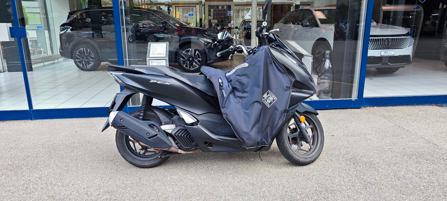 HONDA PCX 125 i ABS-showroom-element-3