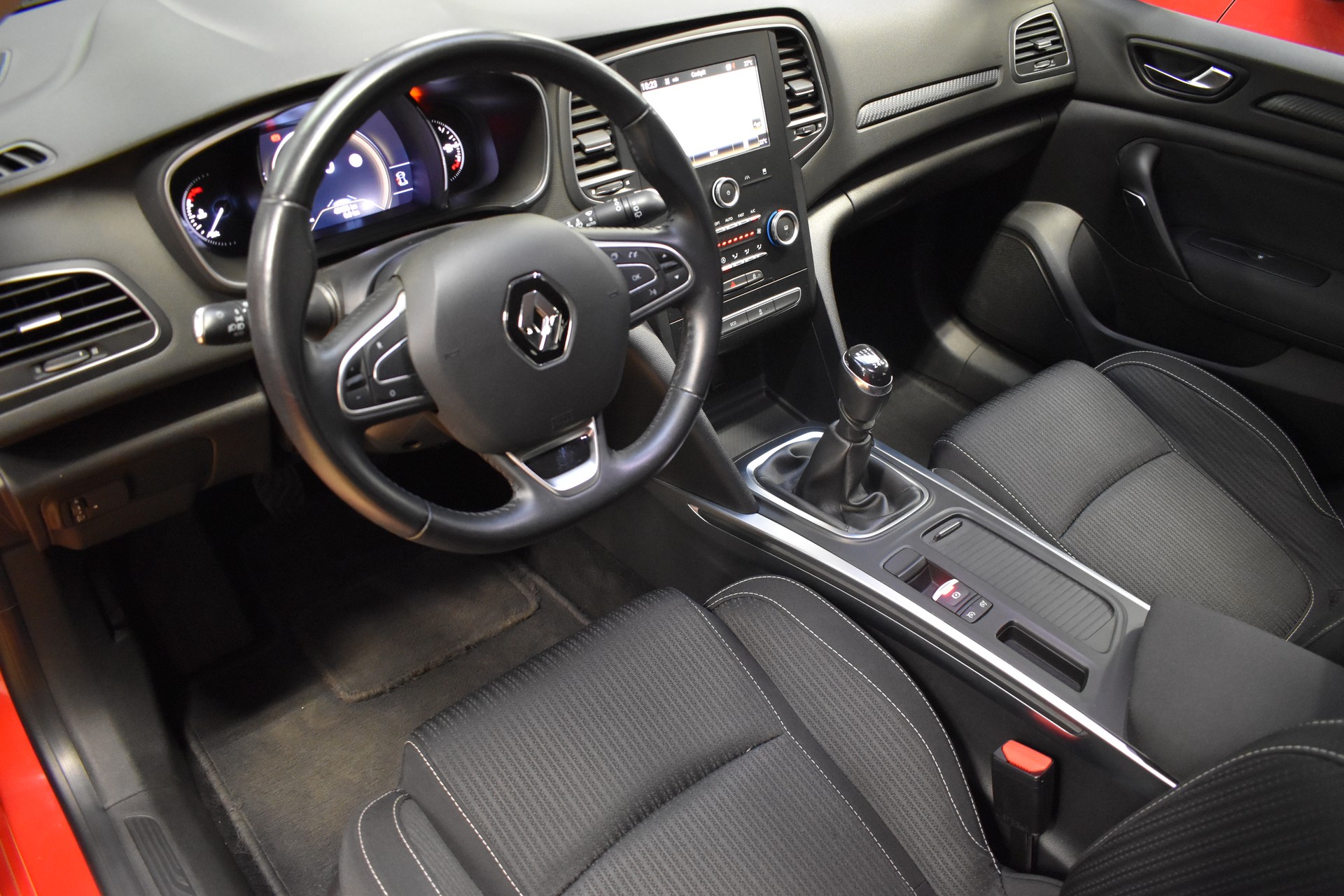 RENAULT Mégane Grandtour 1.5 dCi Business Line-image-12