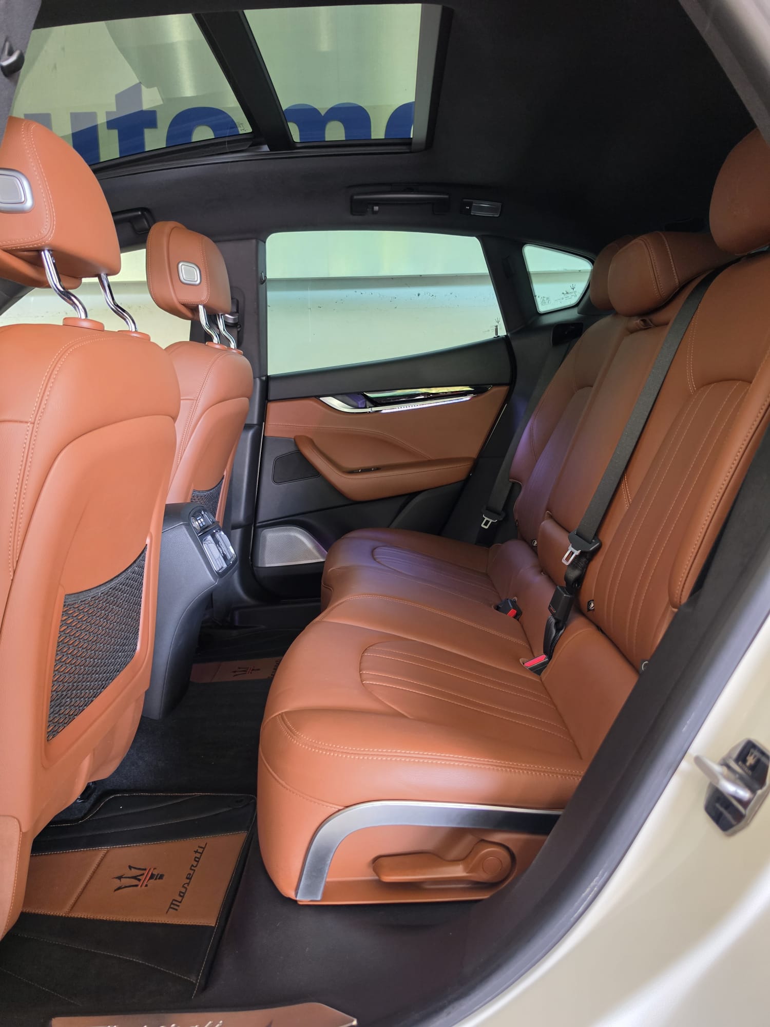 MASERATI Levante 3.0 V6 GranLusso Automatica-image-13
