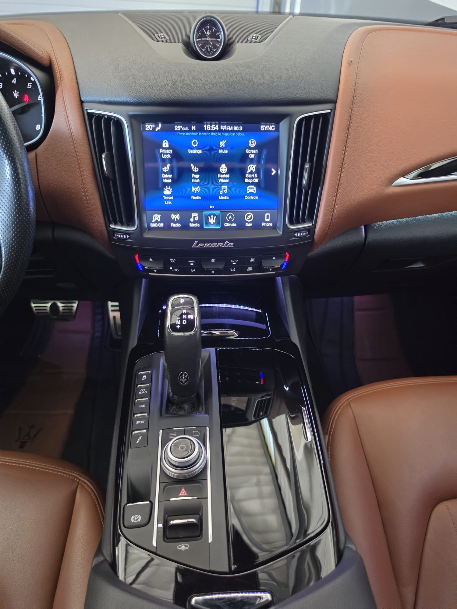 MASERATI Levante 3.0 V6 GranLusso Automatica-image-14