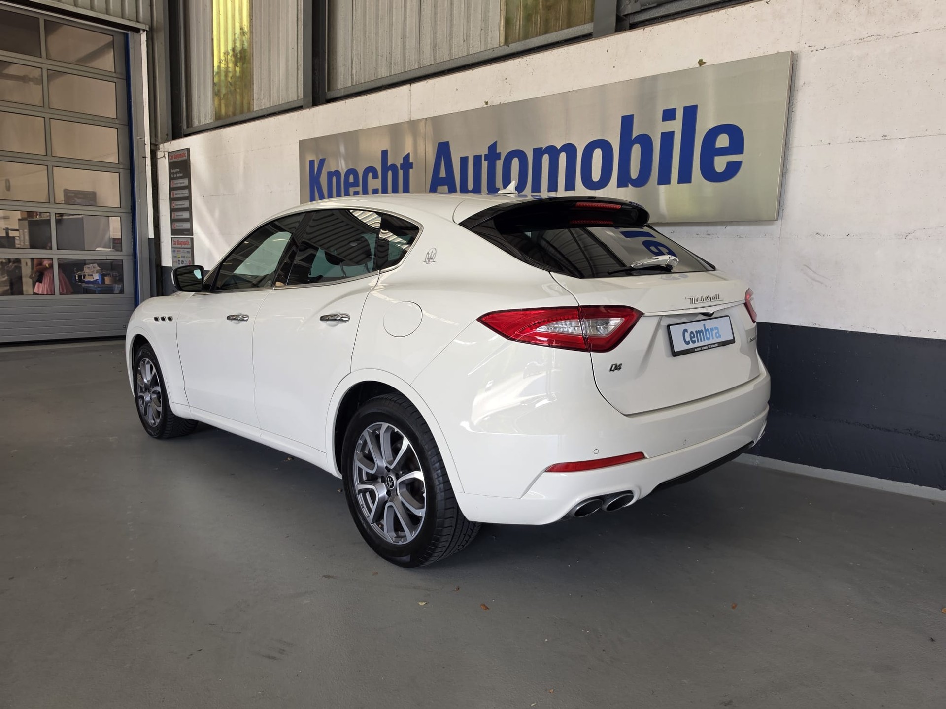 MASERATI Levante 3.0 V6 GranLusso Automatica-image-3