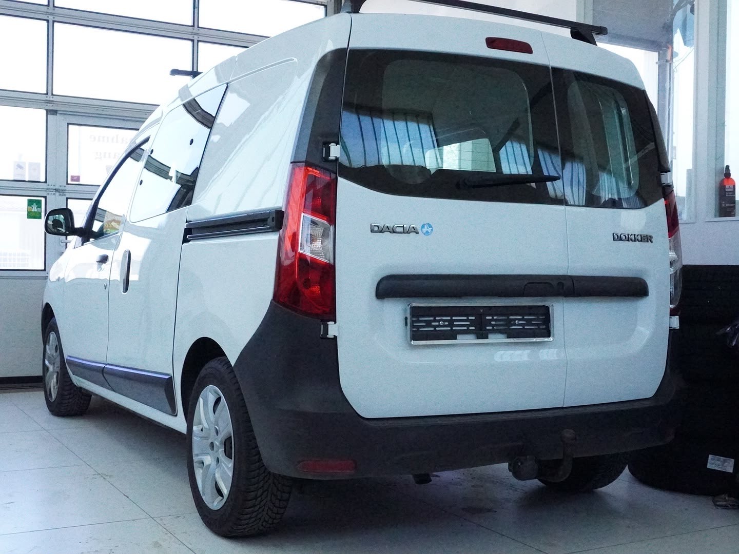 DACIA Dokker Van TCe 100 PF Essential-image-1