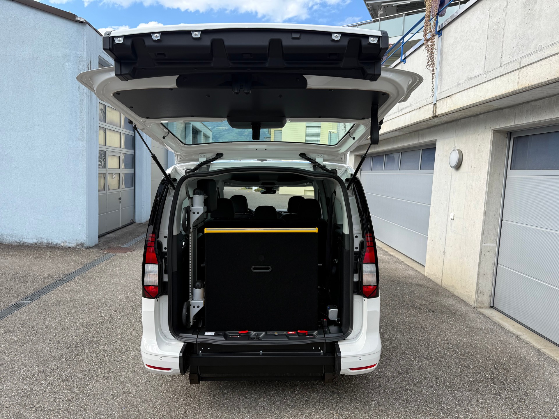 VW Caddy Maxi 2.0 TDI DSG *5+1 Plätzer*-image-31