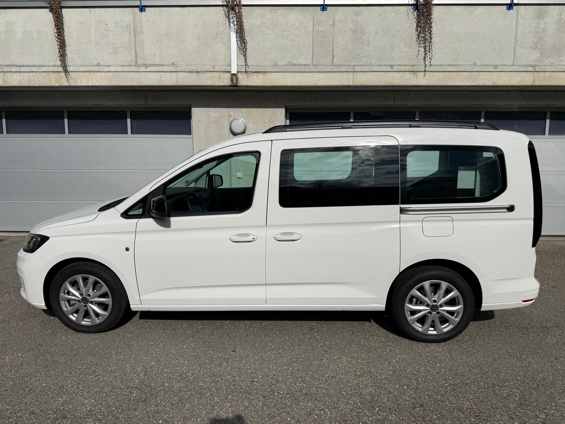 VW Caddy Maxi 2.0 TDI DSG *5+1 Plätzer*-image-6