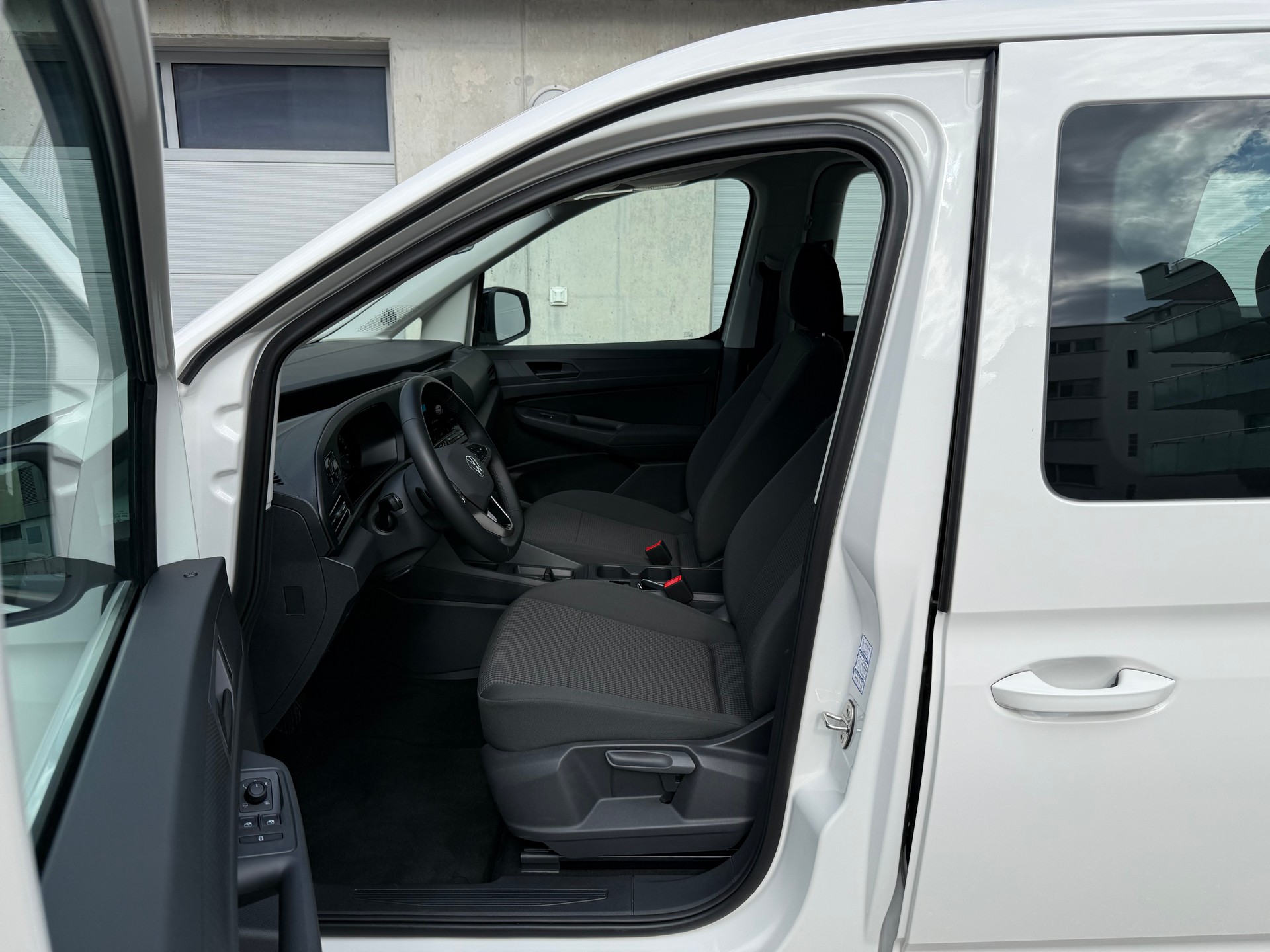 VW Caddy Maxi 2.0 TDI DSG *5+1 Plätzer*-image-9