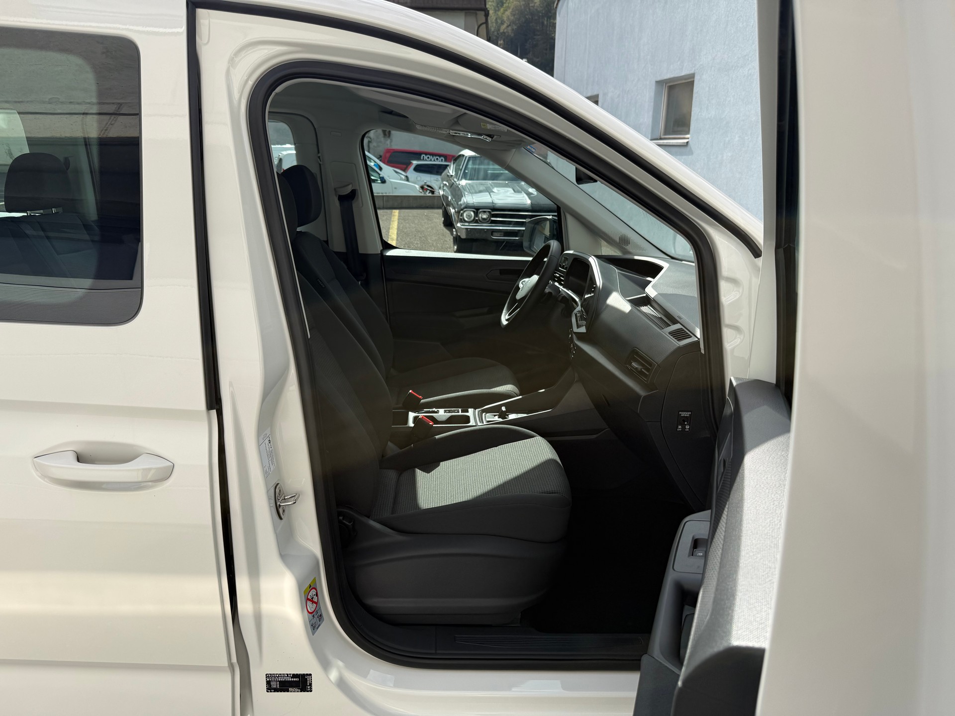 VW Caddy Maxi 2.0 TDI DSG *5+1 Plätzer*-image-10