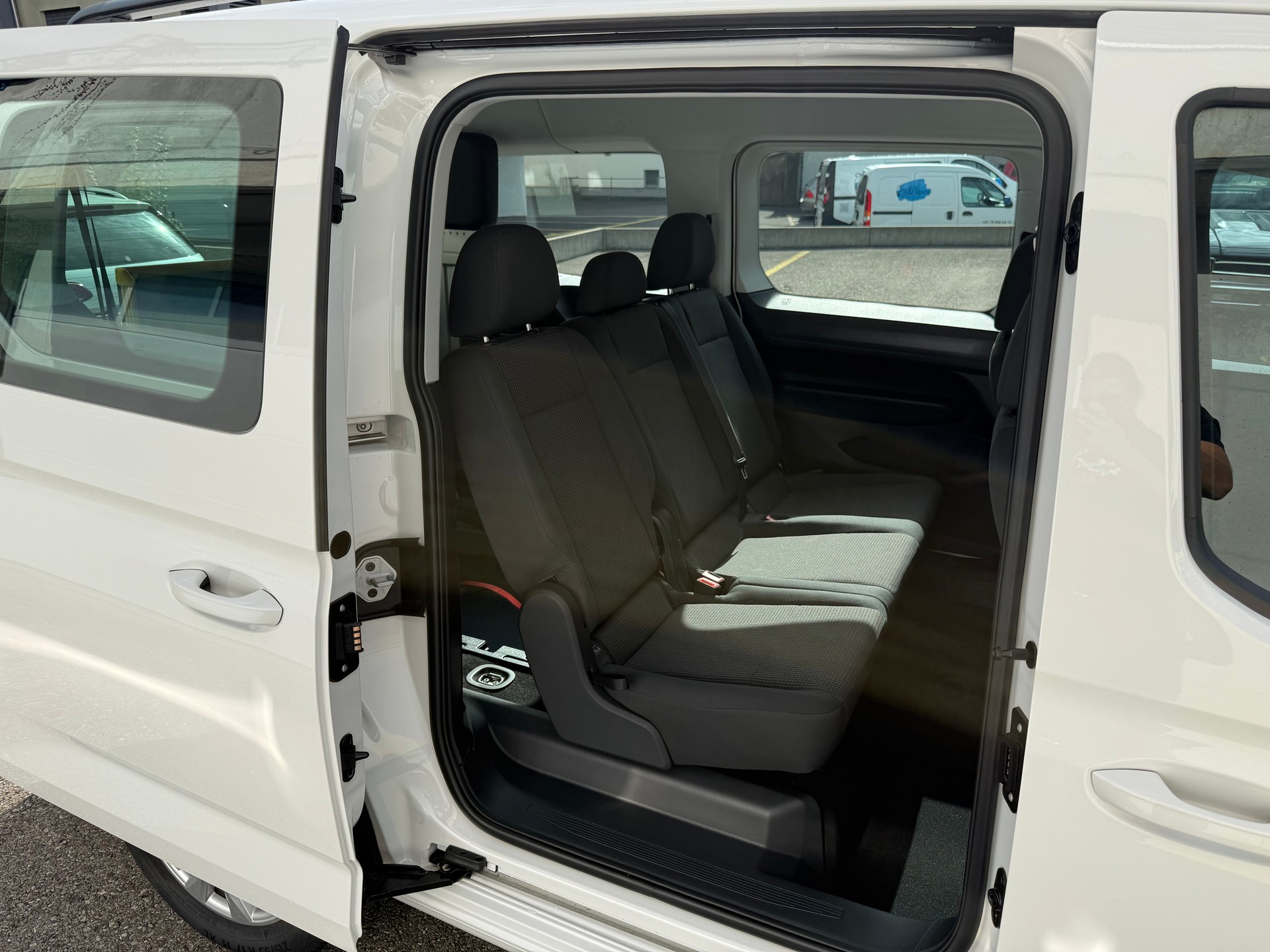VW Caddy Maxi 2.0 TDI DSG *5+1 Plätzer*-image-26