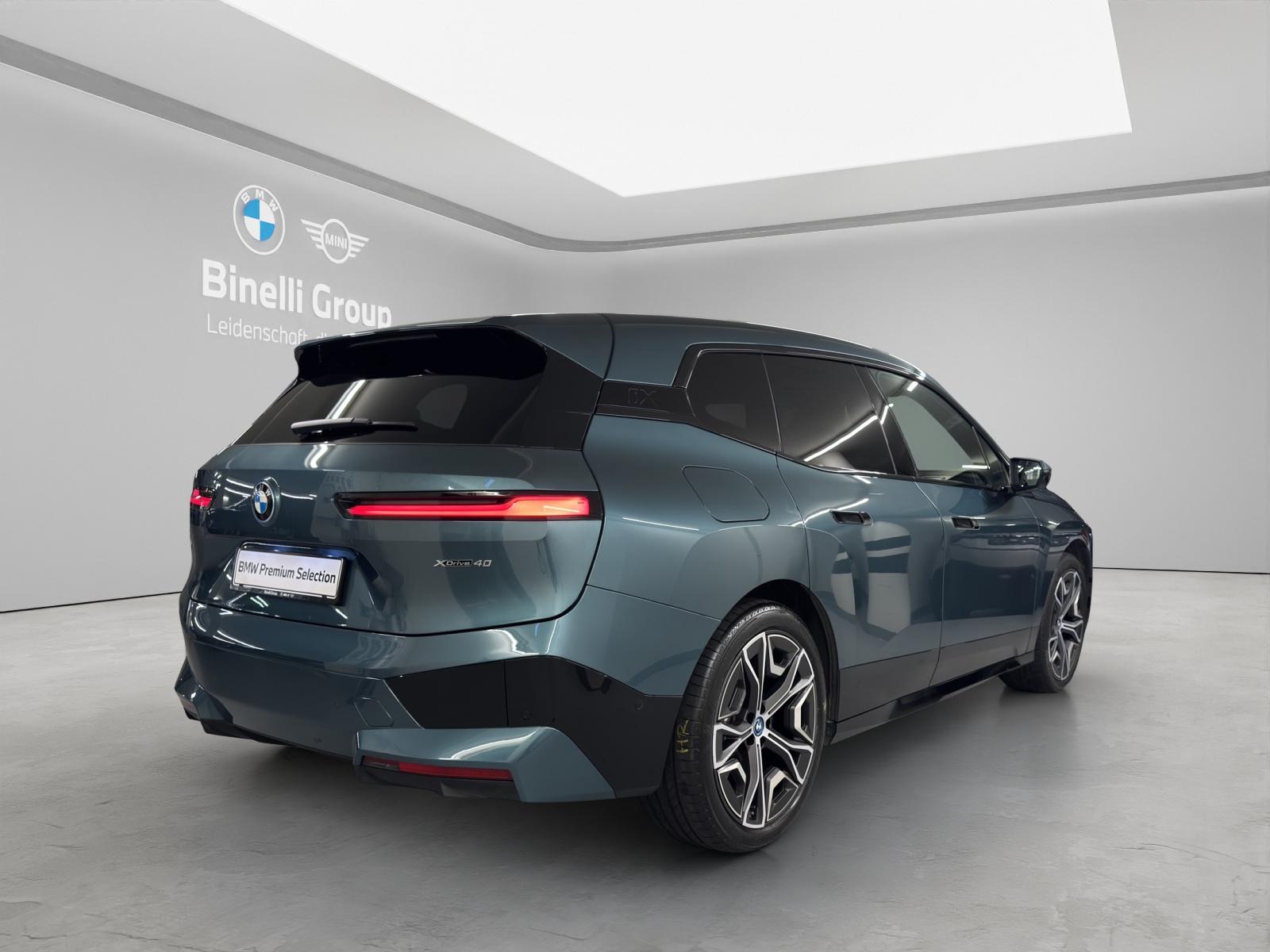 BMW iX xDrive40-image-4