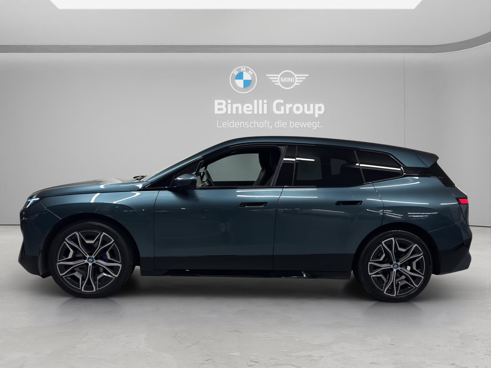 BMW iX xDrive40-image-1